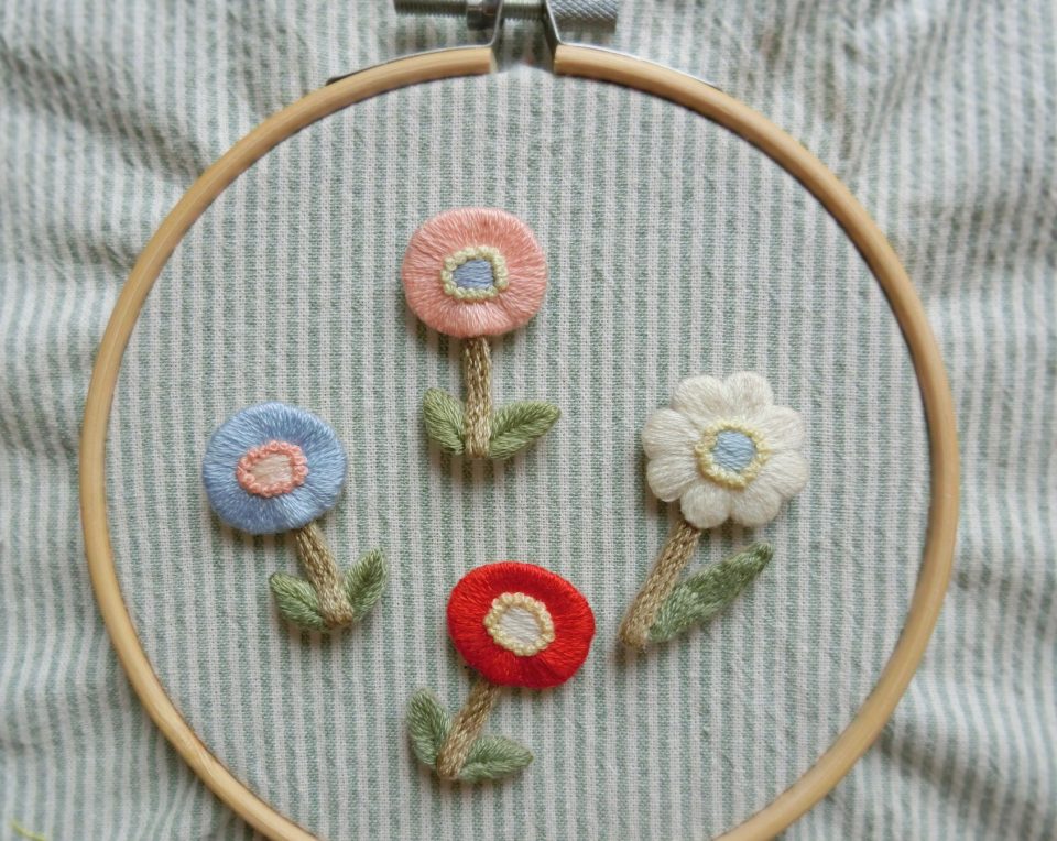 一輪のお花 刺繍ブローチ | RURU